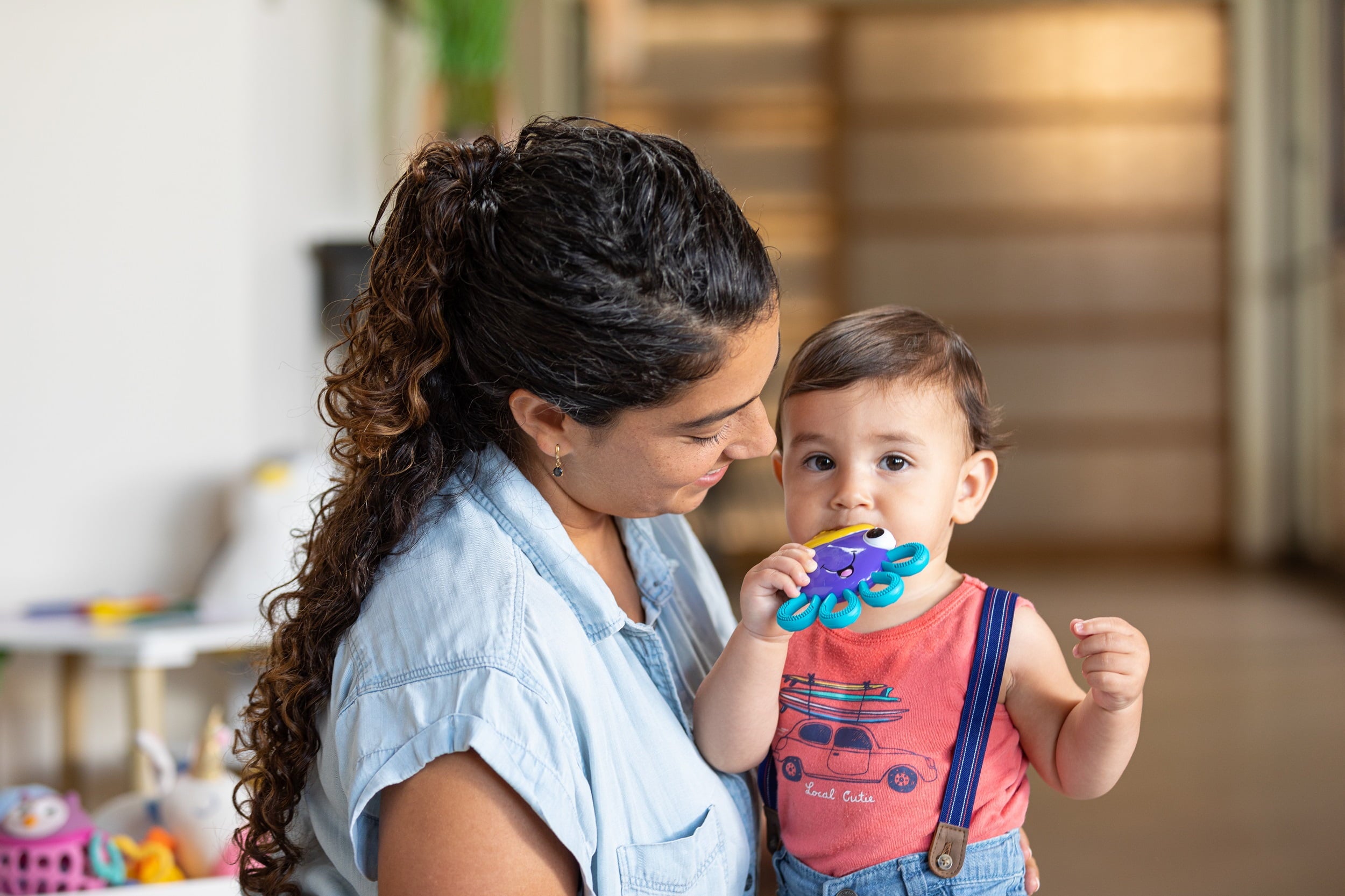 (2 pack) Nuby Vibe-eez Vibrating Teether for Babies, Purple Octopus Design